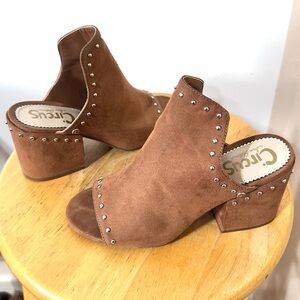 EUC Sam Edelman Circus Brown Saddle Microsuede Studs Details Mules Sz 6